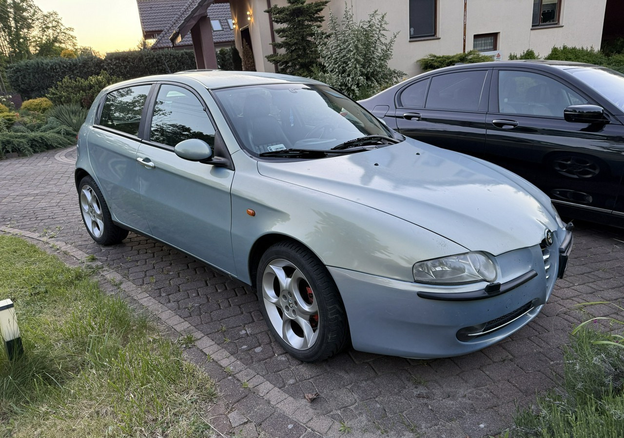 Alfa Romeo 147 Alfa Romeo 147 Klima 1.9 jtd-140KM - Легковой автомобиль: фото 1 Alfa Romeo 147 Alfa Romeo 147 Klima 1.9 jtd-140KM - Легковой автомобиль: фото 1