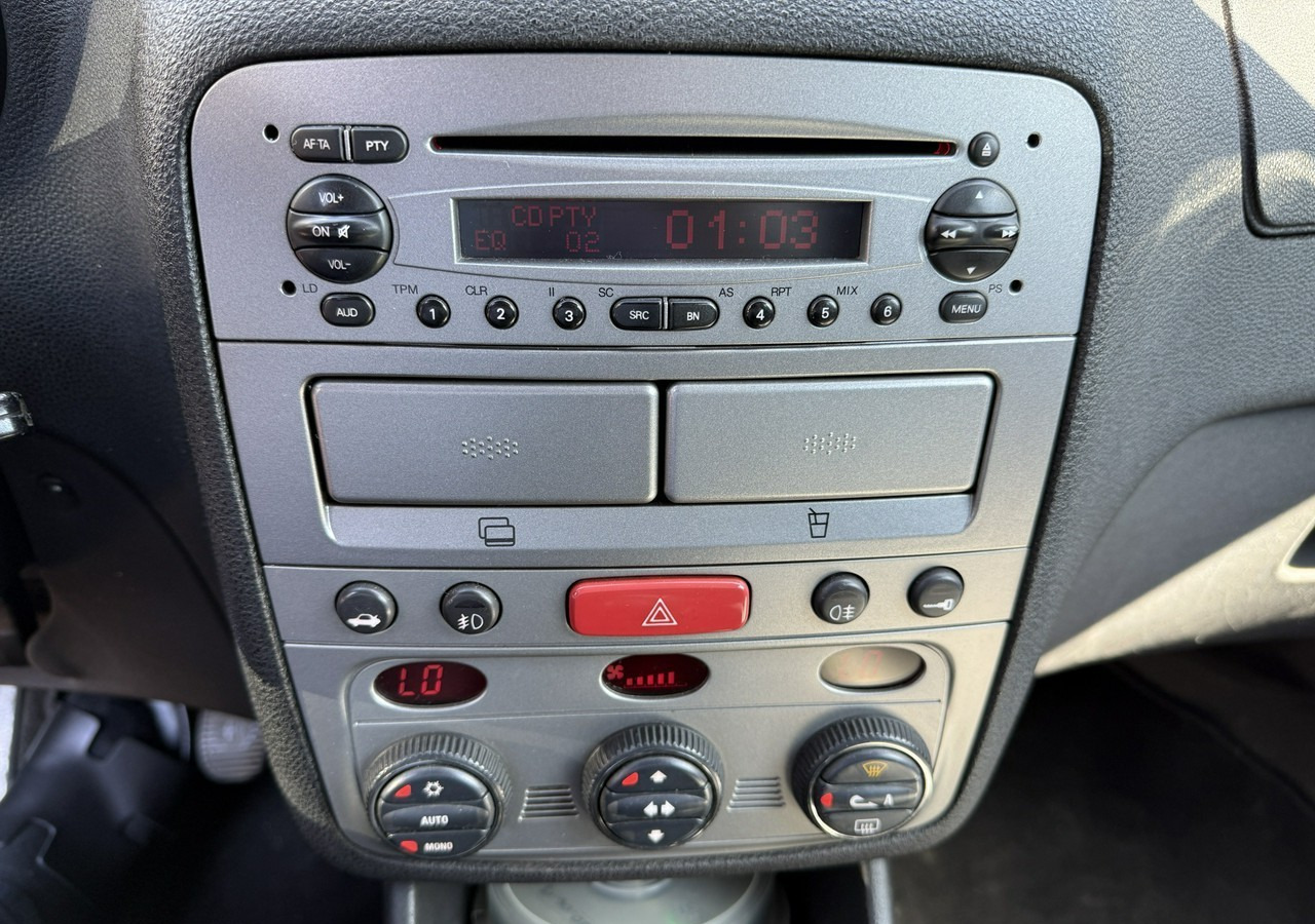 Alfa Romeo 147 Alfa Romeo 147 Klima 1.9 jtd-140KM - Легковой автомобиль: фото 5 Alfa Romeo 147 Alfa Romeo 147 Klima 1.9 jtd-140KM - Легковой автомобиль: фото 5
