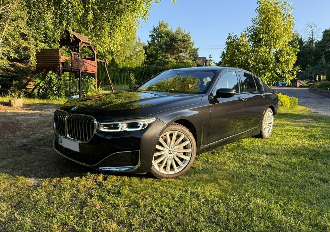 BMW SERIA 7 II (G11/G12) BMW SERIA 7 740d Xdrive 340KM Luxury+Exclusive Masaże Adaptiv Oś Lasery 2022 FV2 - Седан: фото 1 BMW SERIA 7 II (G11/G12) BMW SERIA 7 740d Xdrive 340KM Luxury+Exclusive Masaże Adaptiv Oś Lasery 2022 FV2 - Седан: фото 1