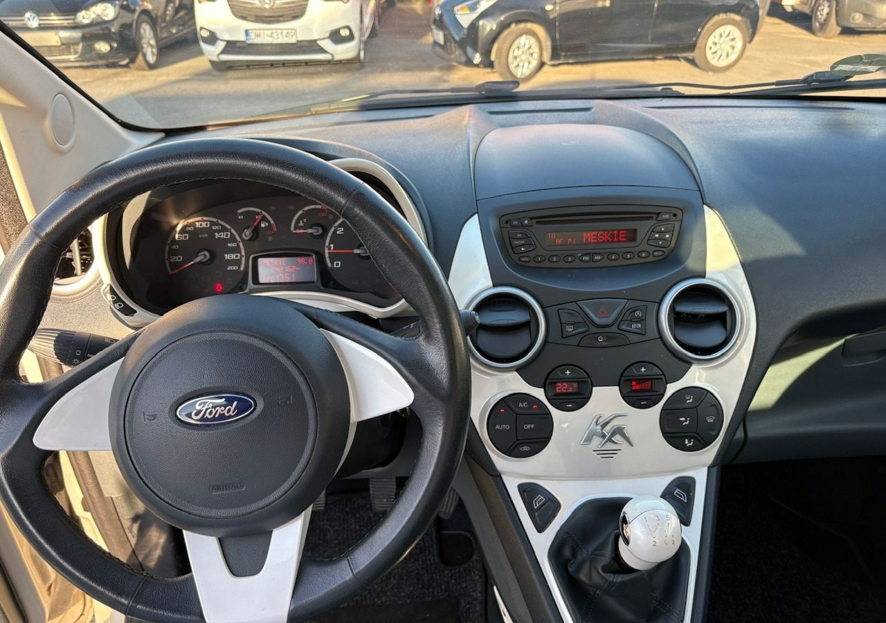 Хэтчбек Ford KA II Ford KA 1.2 Champions Edition Klima Panorama 2012: фото 13