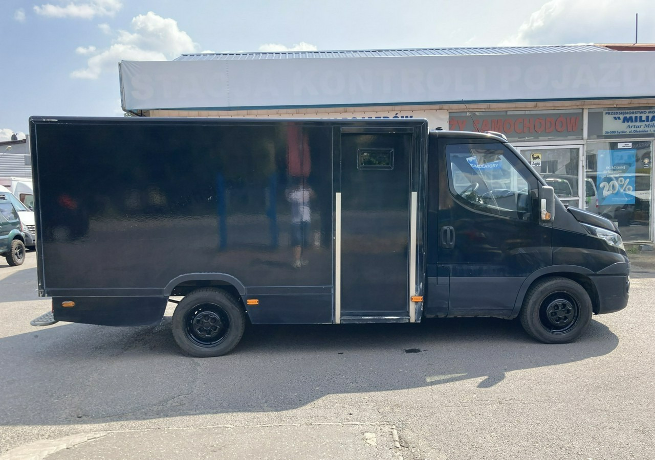 Iveco Daily Iveco 35-130 Bankowóz Kuloodporny Opanceżony pancerny 2015 - Инкассаторская машина: фото 2 Iveco Daily Iveco 35-130 Bankowóz Kuloodporny Opanceżony pancerny 2015 - Инкассаторская машина: фото 2