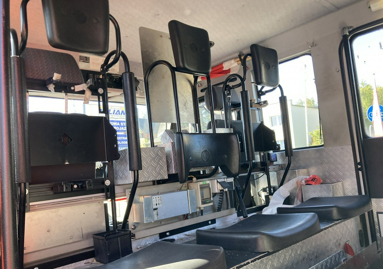 Пожарная машина MAN MAN 15,250 Straż pożarna gaśnicza 9-osobowa 4X4 Wóz strażacki MAN 15,250 Straż pożarna gaśnicza 9-osobowa 4X4 Wóz strażacki: фото 8 Пожарная машина MAN MAN 15,250 Straż pożarna gaśnicza 9-osobowa 4X4 Wóz strażacki MAN 15,250 Straż pożarna gaśnicza 9-osobowa 4X4 Wóz strażacki: фото 8