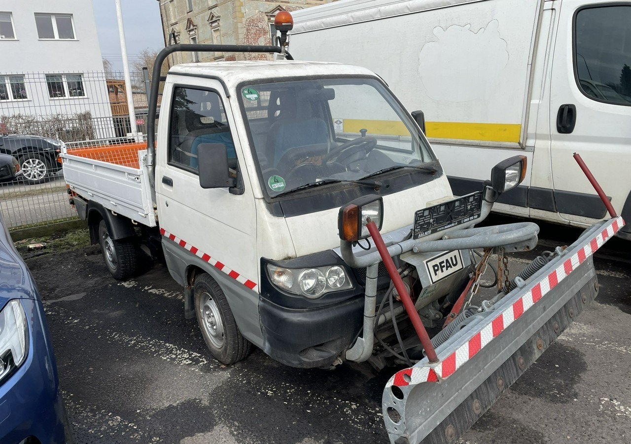 Piaggio Piaggio PFAU Wywrotka 4X4 posypywarka odśnieżarka pług 2009 - Снегоуборочная машина: фото 1 Piaggio Piaggio PFAU Wywrotka 4X4 posypywarka odśnieżarka pług 2009 - Снегоуборочная машина: фото 1