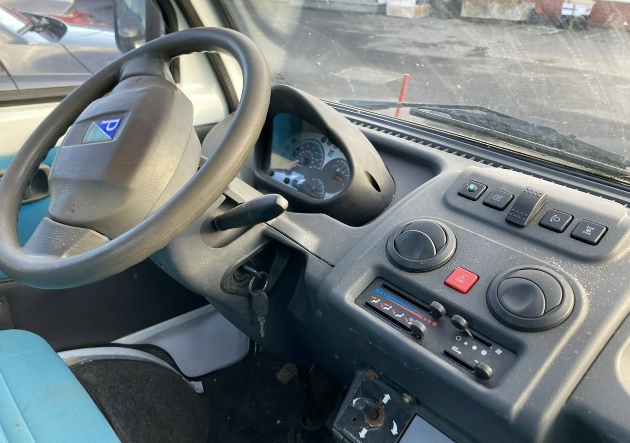 Piaggio Piaggio Porter 4X4 Skrzynia odśnieżarka Pług 2011 - Снегоуборочная машина: фото 4 Piaggio Piaggio Porter 4X4 Skrzynia odśnieżarka Pług 2011 - Снегоуборочная машина: фото 4