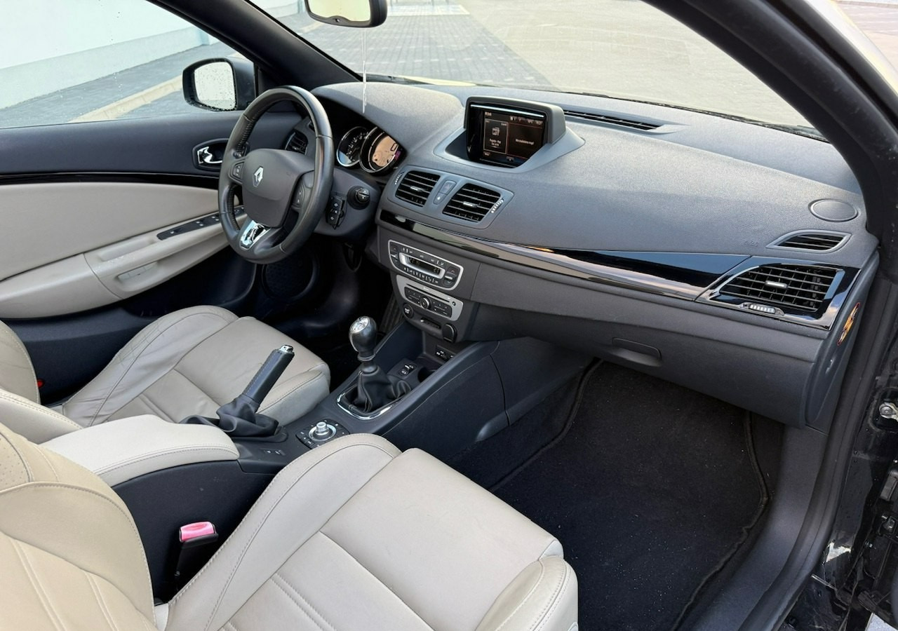 Renault Megane III Cabrio LIFT III 1.2 TCE 131 Skóra Led Navi PDC Bogate wyposażenie 20 - Легковой автомобиль: фото 4 Renault Megane III Cabrio LIFT III 1.2 TCE 131 Skóra Led Navi PDC Bogate wyposażenie 20 - Легковой автомобиль: фото 4
