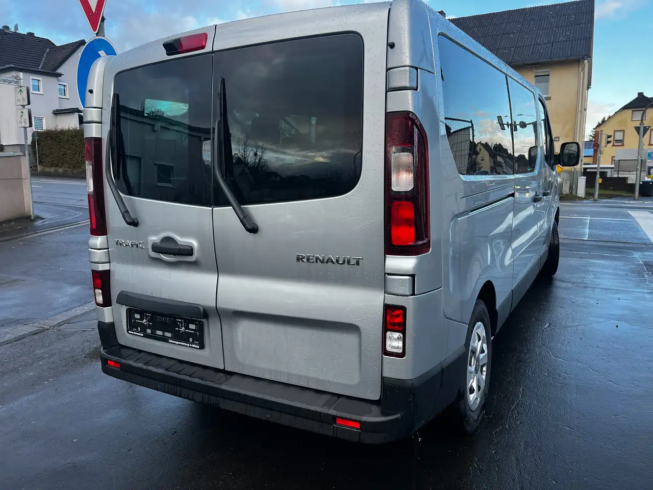 Renault Trafic L2H1 3,0t (8/9 Sitze) Life - Микроавтобус, Пассажирский фургон: фото 4 Renault Trafic L2H1 3,0t (8/9 Sitze) Life - Микроавтобус, Пассажирский фургон: фото 4