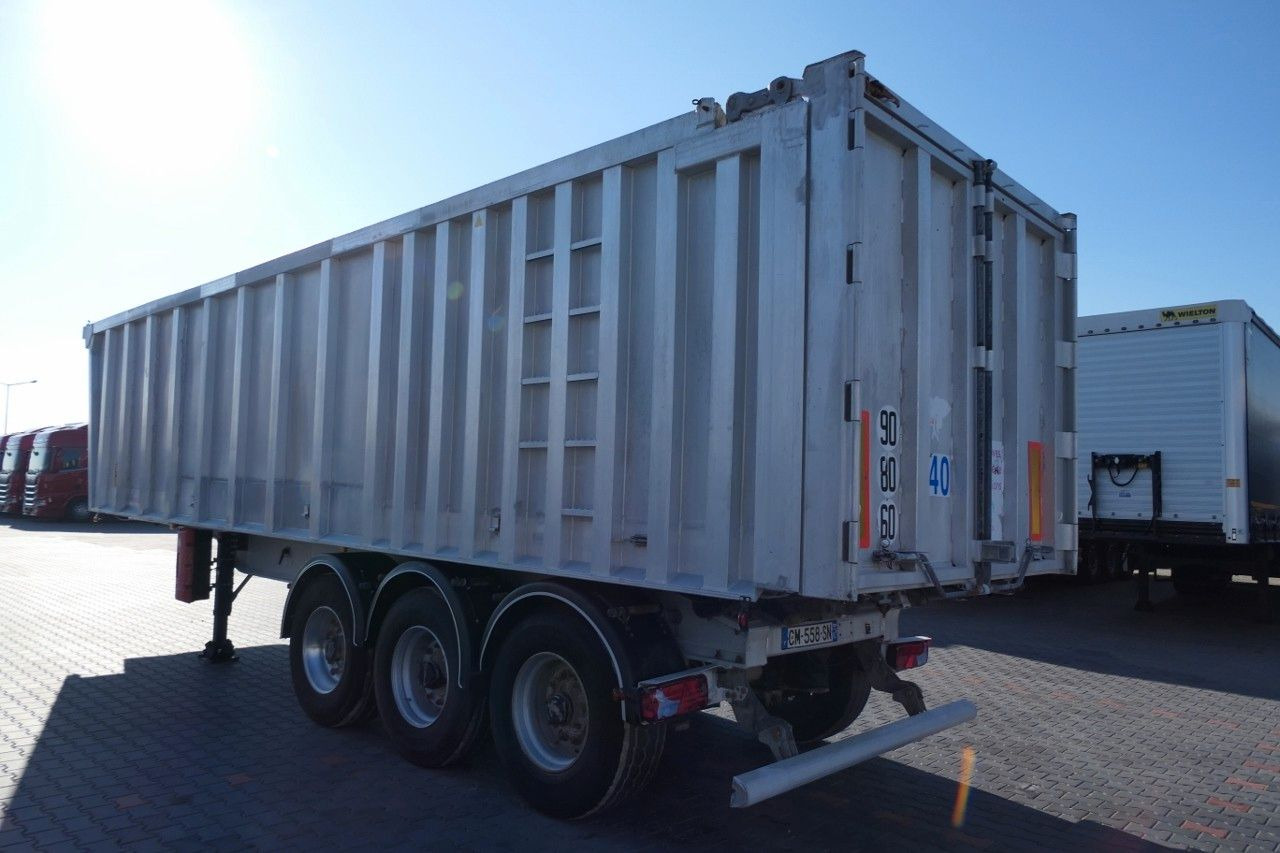 Benalu TIPPER 45 M3/WHOLE ALUMINIUM/5700 KG/FLAP-DOORS - Самосвальный полуприцеп: фото 5 Benalu TIPPER 45 M3/WHOLE ALUMINIUM/5700 KG/FLAP-DOORS - Самосвальный полуприцеп: фото 5