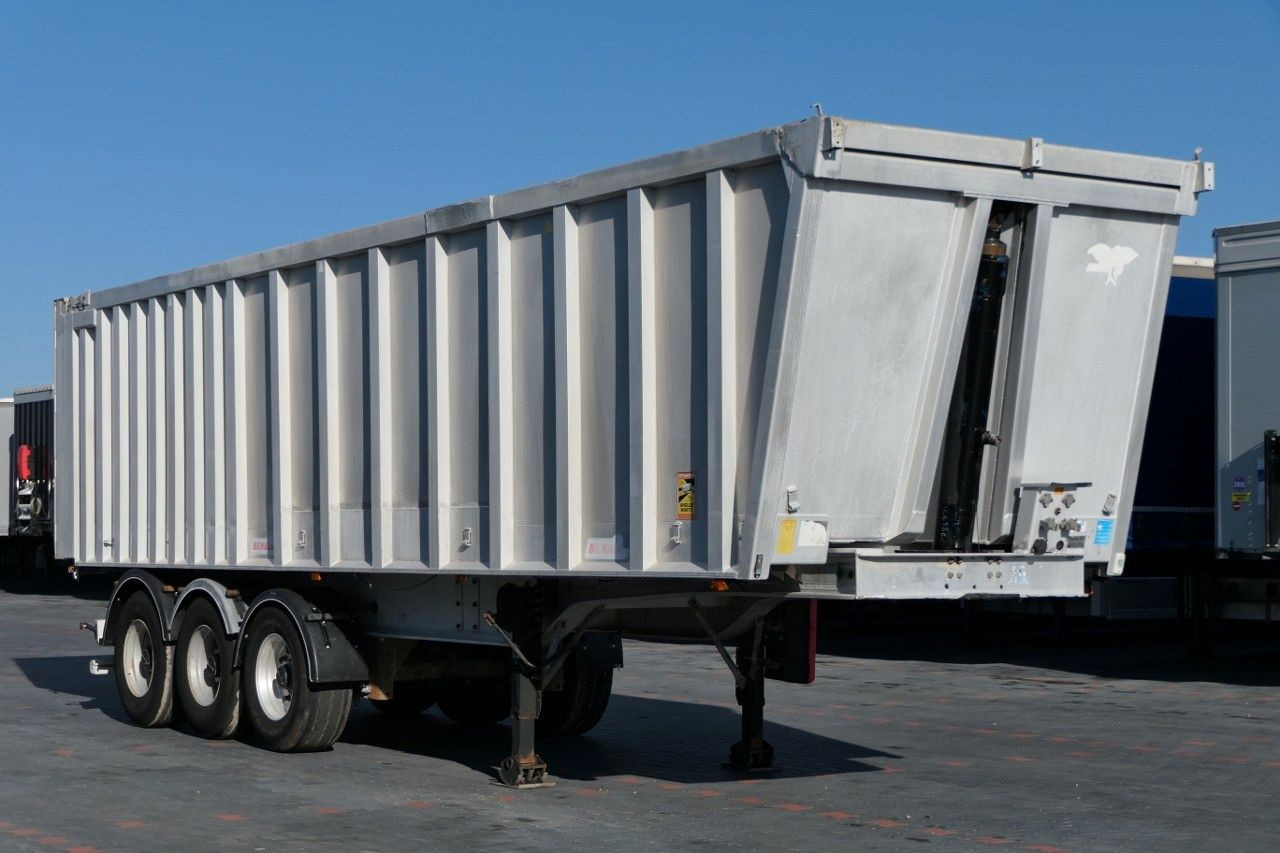 Benalu TIPPER 45 M3/WHOLE ALUMINIUM/5700 KG/FLAP-DOORS - Самосвальный полуприцеп: фото 1 Benalu TIPPER 45 M3/WHOLE ALUMINIUM/5700 KG/FLAP-DOORS - Самосвальный полуприцеп: фото 1