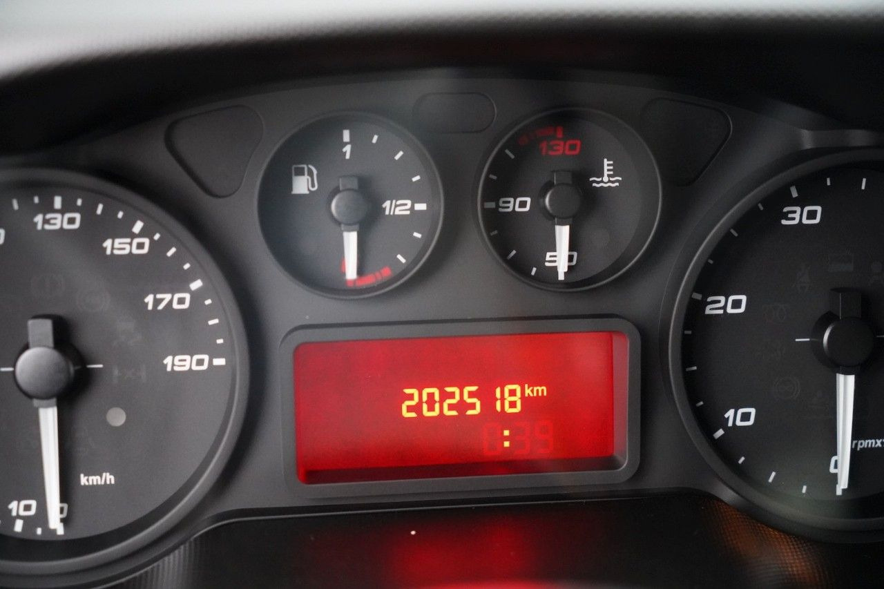 Фургон-рефрижератор Iveco DAILY 35-140 / CHŁODNIA / AGREGAT PULSOR 400 / W: фото 45 Фургон-рефрижератор Iveco DAILY 35-140 / CHŁODNIA / AGREGAT PULSOR 400 / W: фото 45