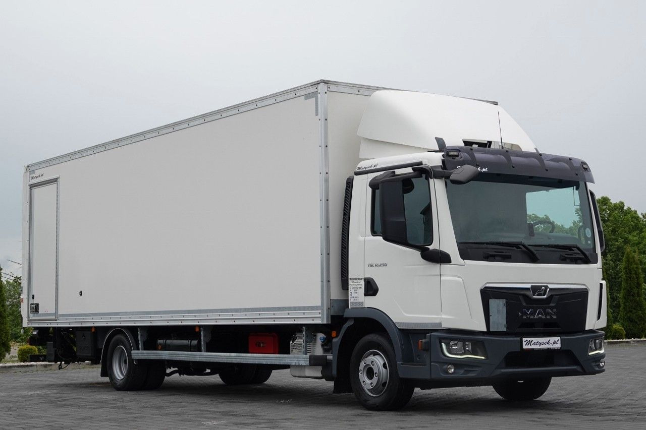 MAN TGL 12.250 / SOLÓWKA / KONTENER 8 M / WINDA / BO - Грузовик с закрытым кузовом: фото 1 MAN TGL 12.250 / SOLÓWKA / KONTENER 8 M / WINDA / BO - Грузовик с закрытым кузовом: фото 1