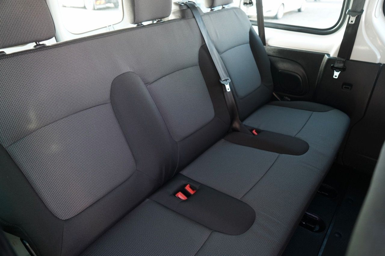 Пассажирский фургон Renault TRAFIC III / BUS / 9 MIEJSC / 90 TYS KM / PIERWS: фото 40 Пассажирский фургон Renault TRAFIC III / BUS / 9 MIEJSC / 90 TYS KM / PIERWS: фото 40