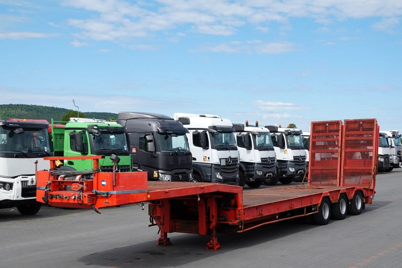 VEREM NACZEPA LAWETA NISKOPODWOZIE / NAJAZDY HYD - Низкорамный полуприцеп: фото 1 VEREM NACZEPA LAWETA NISKOPODWOZIE / NAJAZDY HYD - Низкорамный полуприцеп: фото 1