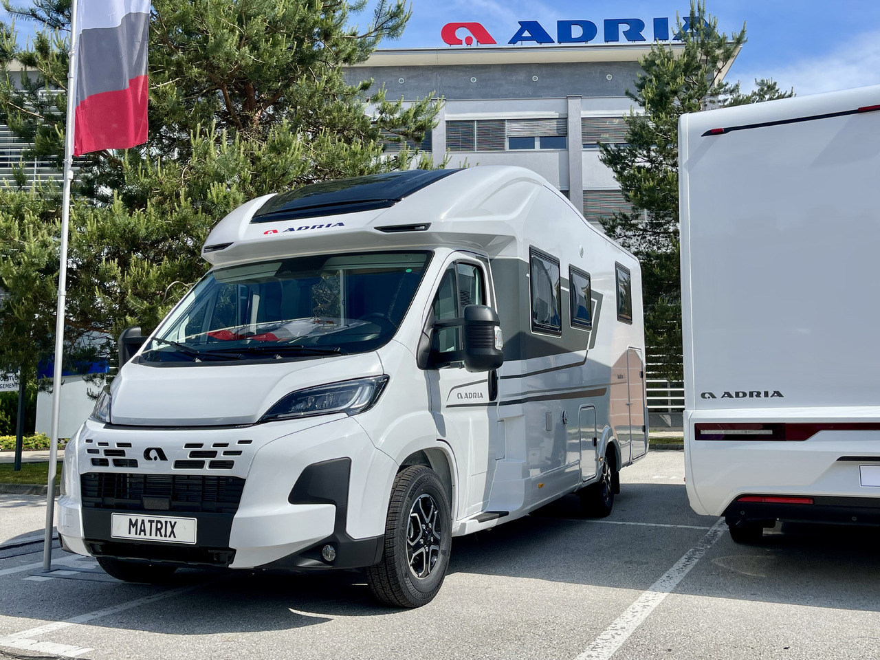 ADRIA Matrix axess 650SL - Полуинтегрированный автодом: фото 2 ADRIA Matrix axess 650SL - Полуинтегрированный автодом: фото 2