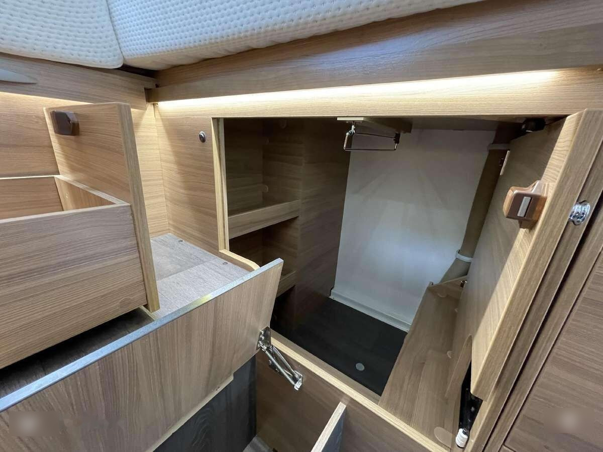 Дом на колесах Adria Super Sonic 780SL: фото 10