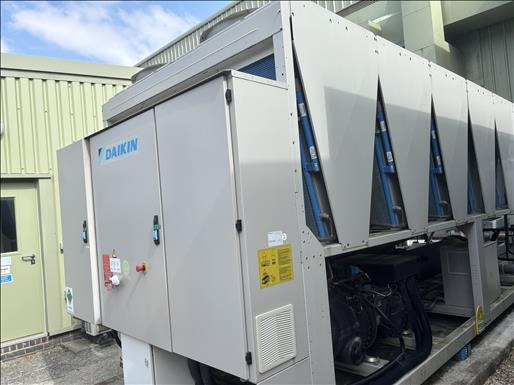 Daikin EWAT700T Chiller - Пищевое оборудование: фото 4 Daikin EWAT700T Chiller - Пищевое оборудование: фото 4