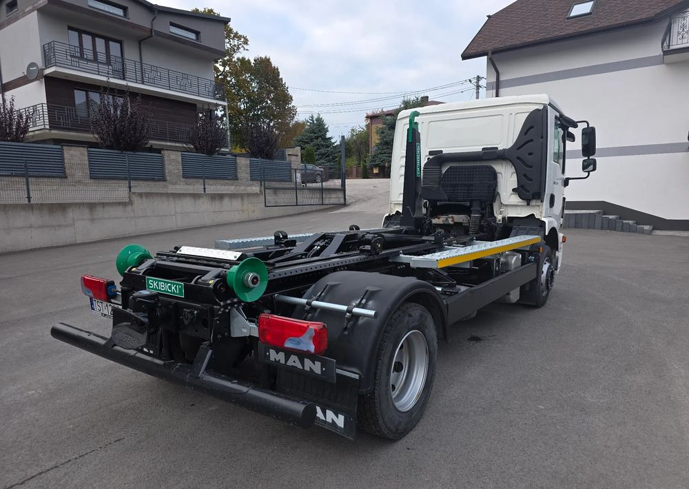 MAN TGM 12.290 - Крюковой мультилифт: фото 3 MAN TGM 12.290 - Крюковой мультилифт: фото 3