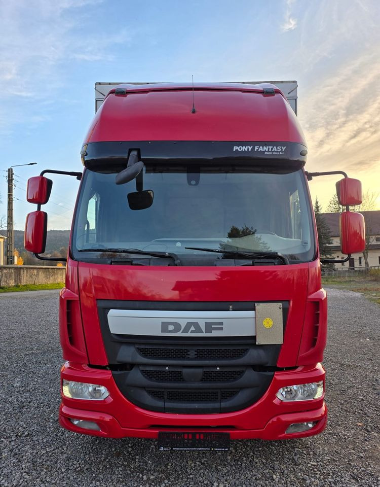 DAF LF 290 / WINDA / 16TON DMC / 3M WYSOKOŚĆ / JUMBO / FIRANKA / SYPIALKA / AUTOMAT / JEDEN WŁAŚCICIE / EURO 6 / 2017/ SPROWADZONY / 19 PALET / DUŻA ŁADOWNOŚĆ / - Тентованный грузовик: фото 5 DAF LF 290 / WINDA / 16TON DMC / 3M WYSOKOŚĆ / JUMBO / FIRANKA / SYPIALKA / AUTOMAT / JEDEN WŁAŚCICIE / EURO 6 / 2017/ SPROWADZONY / 19 PALET / DUŻA ŁADOWNOŚĆ / - Тентованный грузовик: фото 5