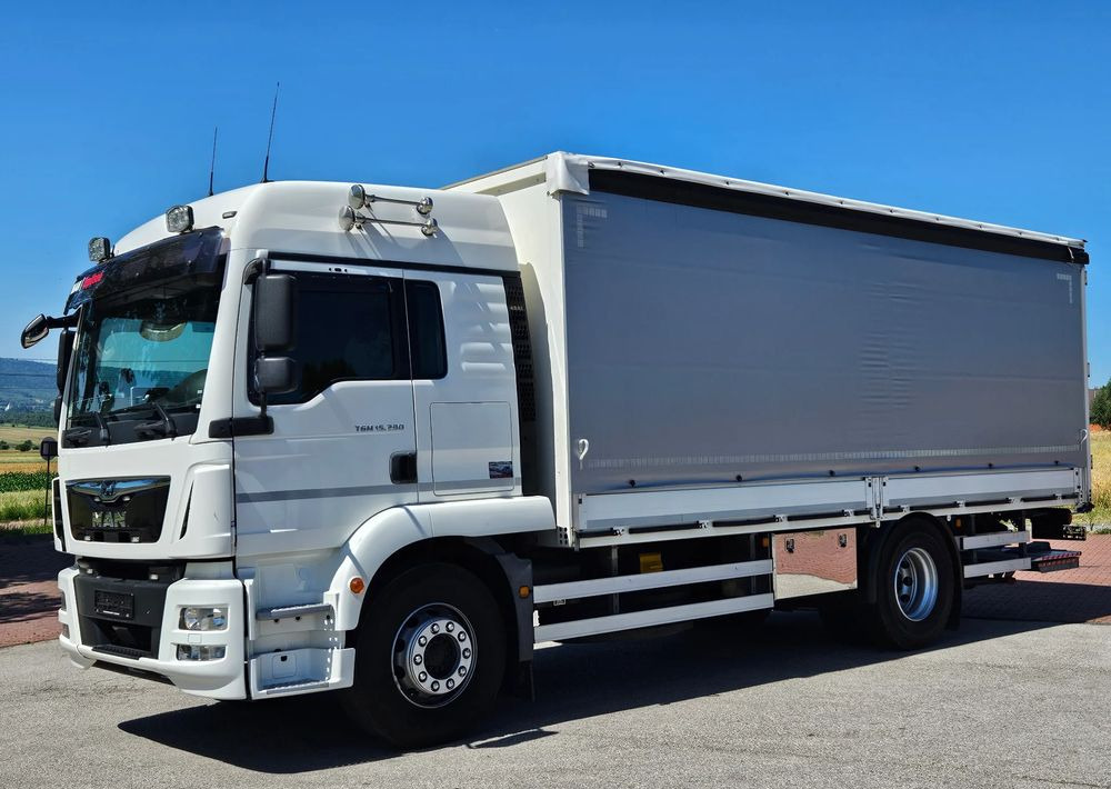 MAN TGM 15.290/E6/FIRANKA/BURTO-FIRANKA/SZKOŁA JAZDY/MAŁY ROZSTAW OSI/16PALET/WINDA/NISKI PRZEBIEG/2019/SERWISOWANY/JAK NOWY - Тентованный грузовик: фото 1 MAN TGM 15.290/E6/FIRANKA/BURTO-FIRANKA/SZKOŁA JAZDY/MAŁY ROZSTAW OSI/16PALET/WINDA/NISKI PRZEBIEG/2019/SERWISOWANY/JAK NOWY - Тентованный грузовик: фото 1
