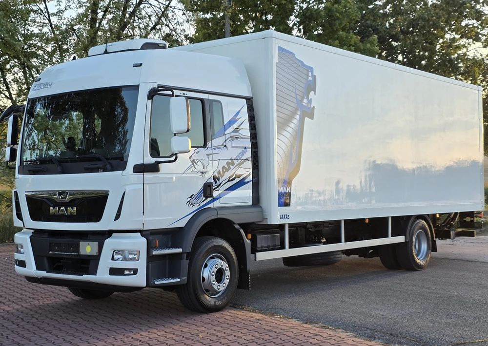 MAN TGM 15.290 / TGL / KONTENER / IZOTERMA / WINDA / KLIMA POSTOJOWA / 2019R / EURO 6 / PEŁEN SERWIS / 8200KG ŁADOWNOŚĆ / SPROWADZONY / ZADBANY / JAK NOWY / KSIĄŻKA SERWISOWA / E6 / 18 PALET - Грузовик с закрытым кузовом: фото 1 MAN TGM 15.290 / TGL / KONTENER / IZOTERMA / WINDA / KLIMA POSTOJOWA / 2019R / EURO 6 / PEŁEN SERWIS / 8200KG ŁADOWNOŚĆ / SPROWADZONY / ZADBANY / JAK NOWY / KSIĄŻKA SERWISOWA / E6 / 18 PALET - Грузовик с закрытым кузовом: фото 1