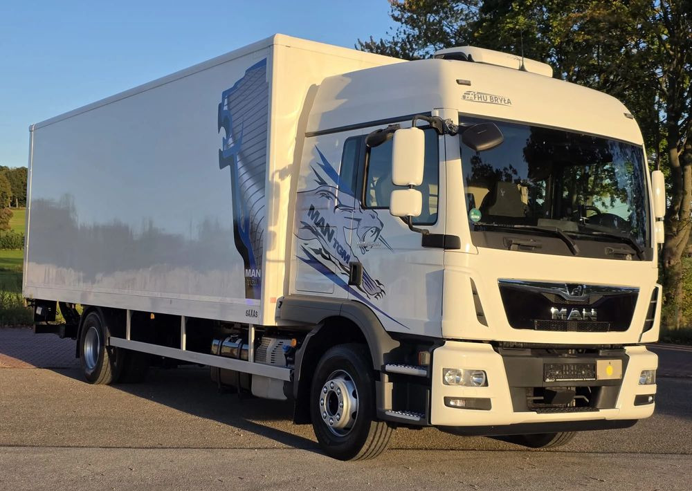 MAN TGM 15.290 / TGL / KONTENER / IZOTERMA / WINDA / KLIMA POSTOJOWA / 2019R / EURO 6 / PEŁEN SERWIS / 8200KG ŁADOWNOŚĆ / SPROWADZONY / ZADBANY / JAK NOWY / KSIĄŻKA SERWISOWA / E6 / 18 PALET - Грузовик с закрытым кузовом: фото 2 MAN TGM 15.290 / TGL / KONTENER / IZOTERMA / WINDA / KLIMA POSTOJOWA / 2019R / EURO 6 / PEŁEN SERWIS / 8200KG ŁADOWNOŚĆ / SPROWADZONY / ZADBANY / JAK NOWY / KSIĄŻKA SERWISOWA / E6 / 18 PALET - Грузовик с закрытым кузовом: фото 2