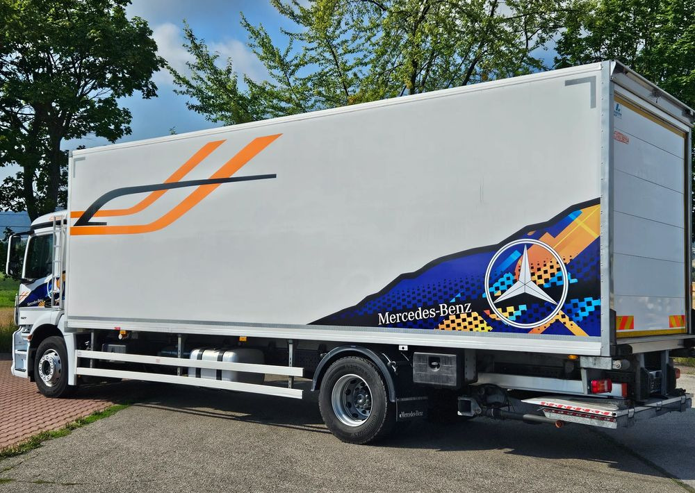 Mercedes-Benz ANTOS 1827/ACTROS/AXOR/CHŁODNIA/IZOTERMA/AGREGAT/WINDA/SUPER STAN/EURO6/SPROWADZONY - Рефрижератор: фото 4 Mercedes-Benz ANTOS 1827/ACTROS/AXOR/CHŁODNIA/IZOTERMA/AGREGAT/WINDA/SUPER STAN/EURO6/SPROWADZONY - Рефрижератор: фото 4