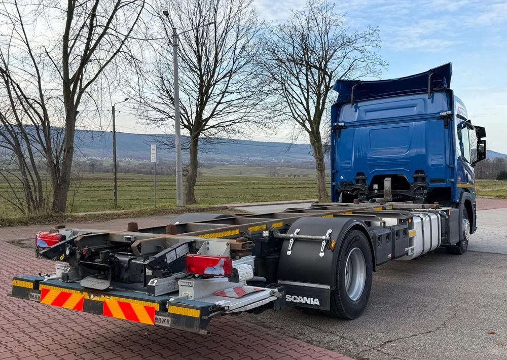 Scania P360 / P410 / BDF / RAMA / FIRANKA / PEŁNA SYPIALKA / WINDA / E6 / CAŁA NA PODUSZKACH / ROZSTAW OSI 5.5M / LAWETA / DO ŻYWCA / DO BYDŁA / DO ZABUDOWY / SPROWADZONA - Грузовик-шасси: фото 5 Scania P360 / P410 / BDF / RAMA / FIRANKA / PEŁNA SYPIALKA / WINDA / E6 / CAŁA NA PODUSZKACH / ROZSTAW OSI 5.5M / LAWETA / DO ŻYWCA / DO BYDŁA / DO ZABUDOWY / SPROWADZONA - Грузовик-шасси: фото 5