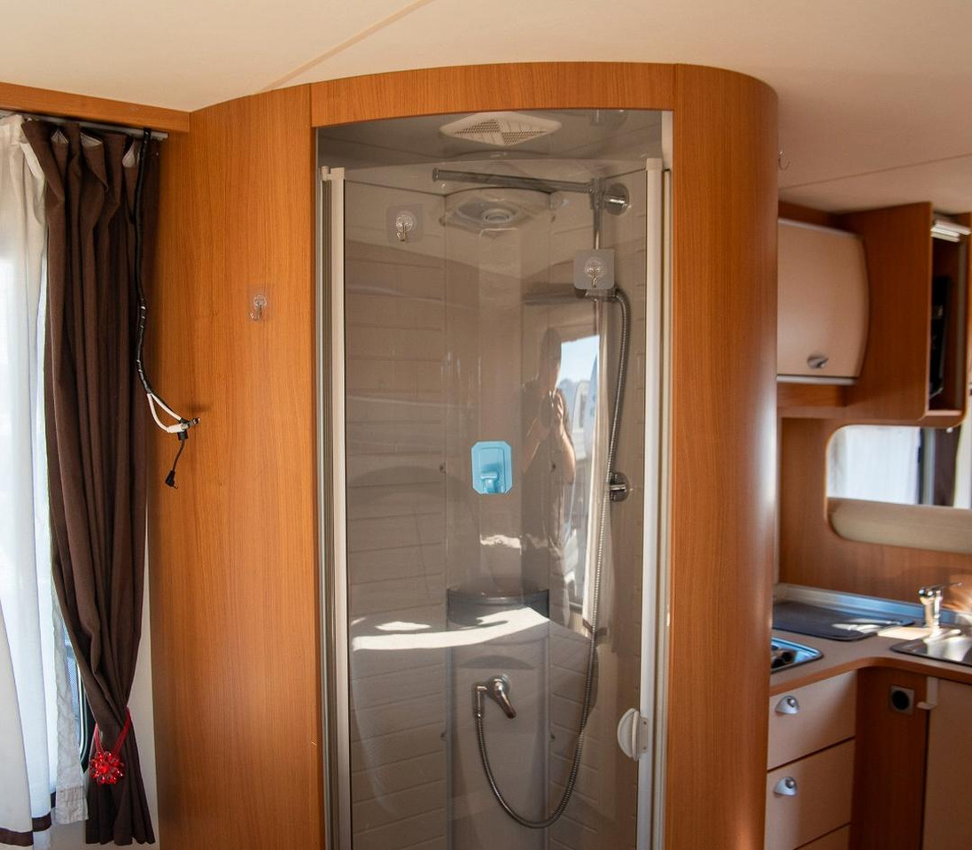 Интегрированный автодом Burstner viseo i 726: фото 13