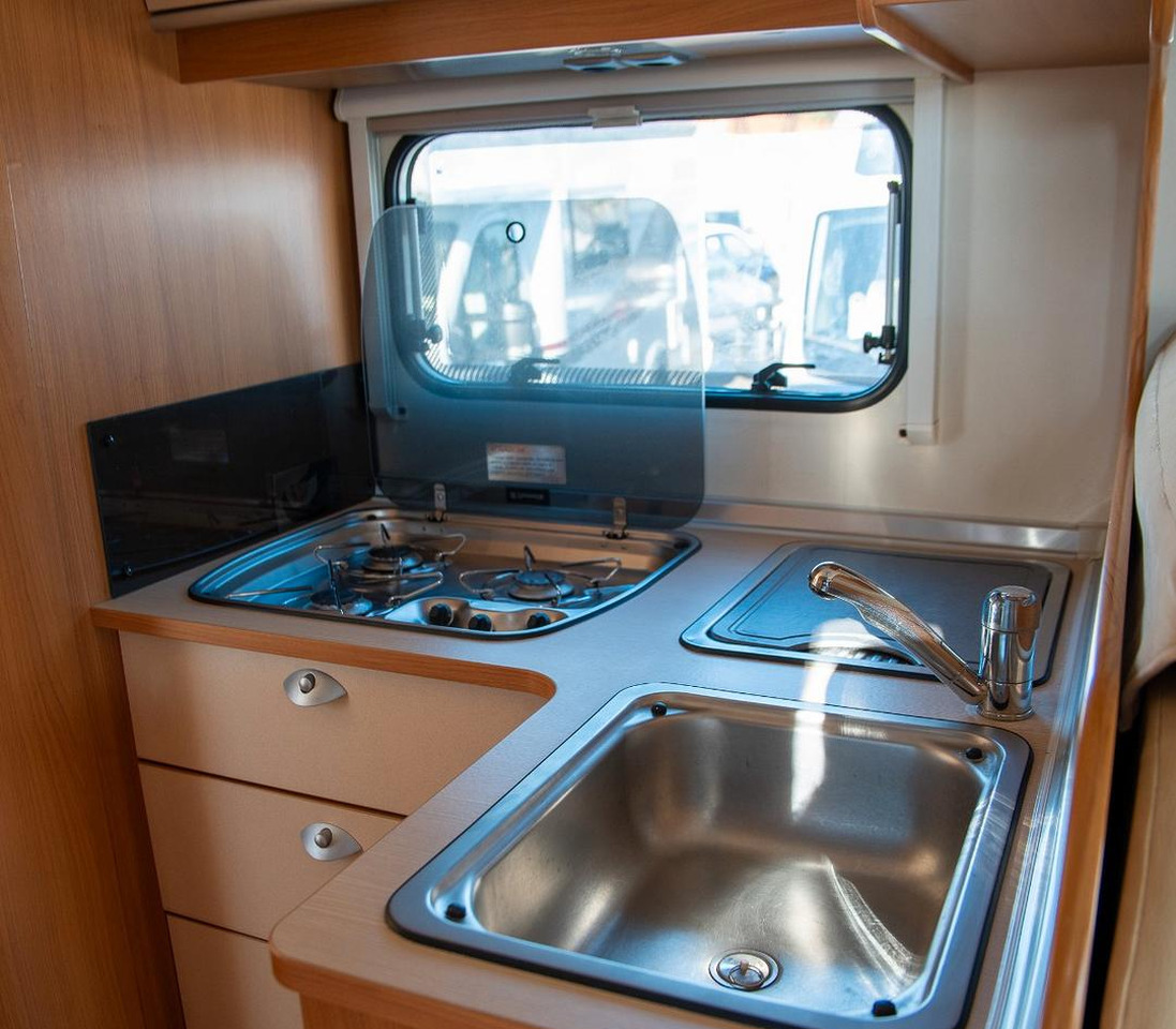 Интегрированный автодом Burstner viseo i 726: фото 7