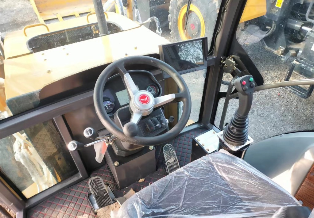 CAT 420 F Caterpillar 420F backhoe loader в лизинг CAT 420 F Caterpillar 420F backhoe loader: фото 8