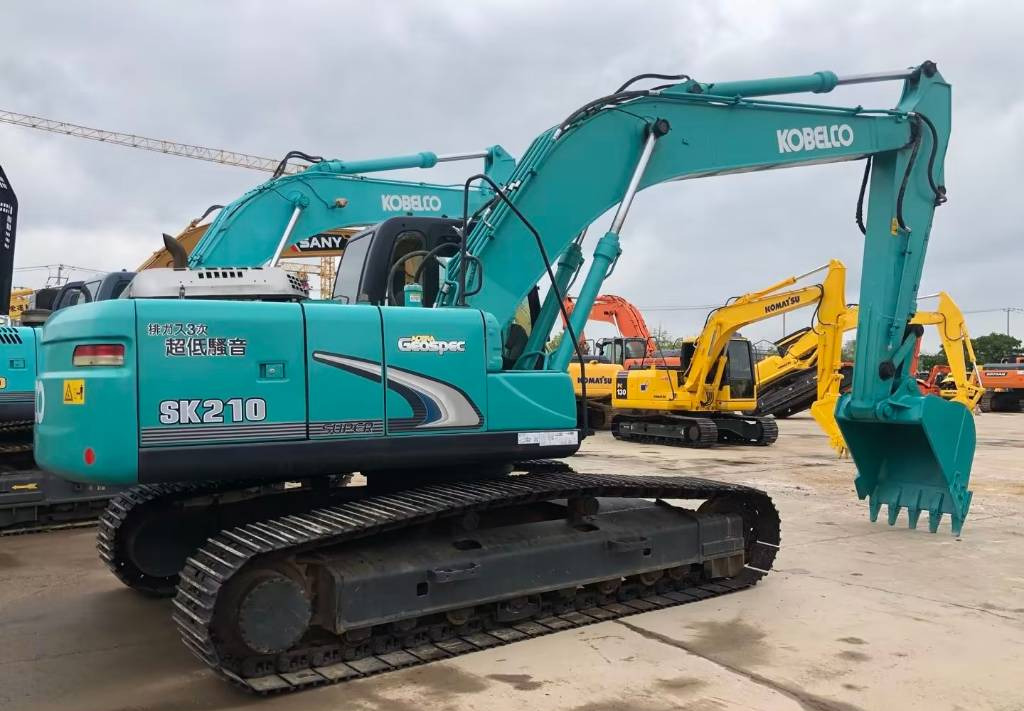 Kobelco SK 210-8 - Гусеничный экскаватор: фото 1 Kobelco SK 210-8 - Гусеничный экскаватор: фото 1