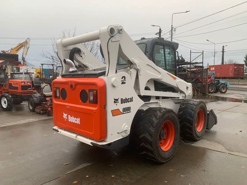 Bobcat S 850 - Мини-погрузчик с бортовым поворотом: фото 4 Bobcat S 850 - Мини-погрузчик с бортовым поворотом: фото 4