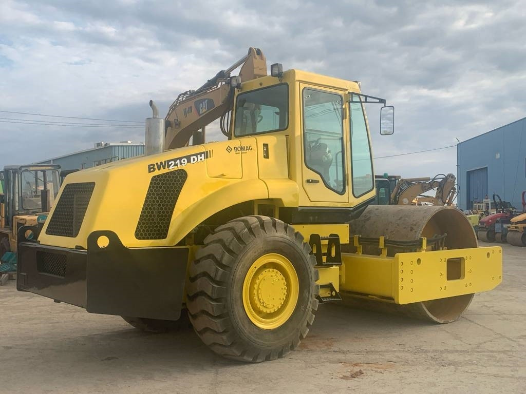 Bomag Shantui BW219DH - Компактор: фото 3 Bomag Shantui BW219DH - Компактор: фото 3