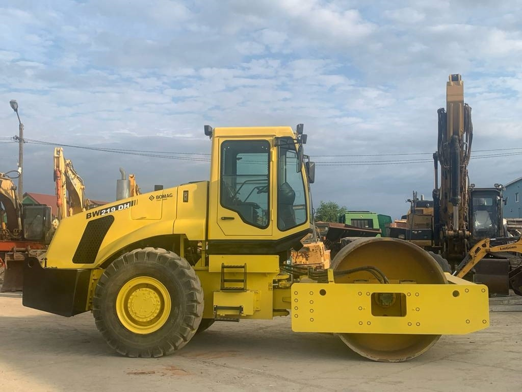Bomag Shantui BW219DH - Компактор: фото 2 Bomag Shantui BW219DH - Компактор: фото 2