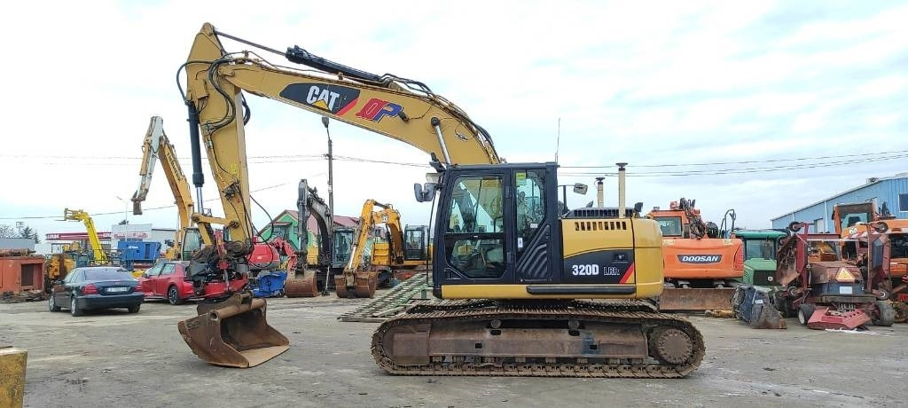 Гусеничный экскаватор CAT 320 D: фото 9