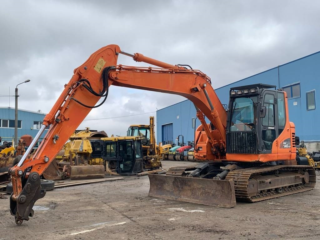 Doosan DX 140 LCR - Гусеничный экскаватор: фото 1 Doosan DX 140 LCR - Гусеничный экскаватор: фото 1