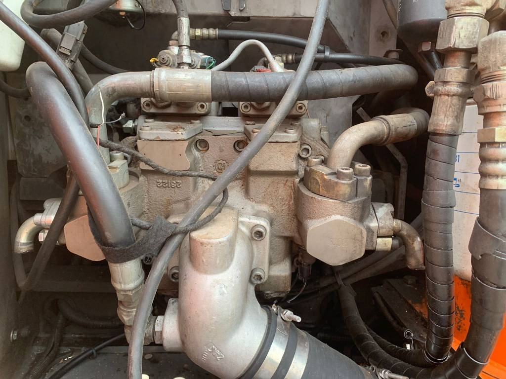 Гусеничный экскаватор Hitachi ZX 180 LC-3: фото 10 Гусеничный экскаватор Hitachi ZX 180 LC-3: фото 10