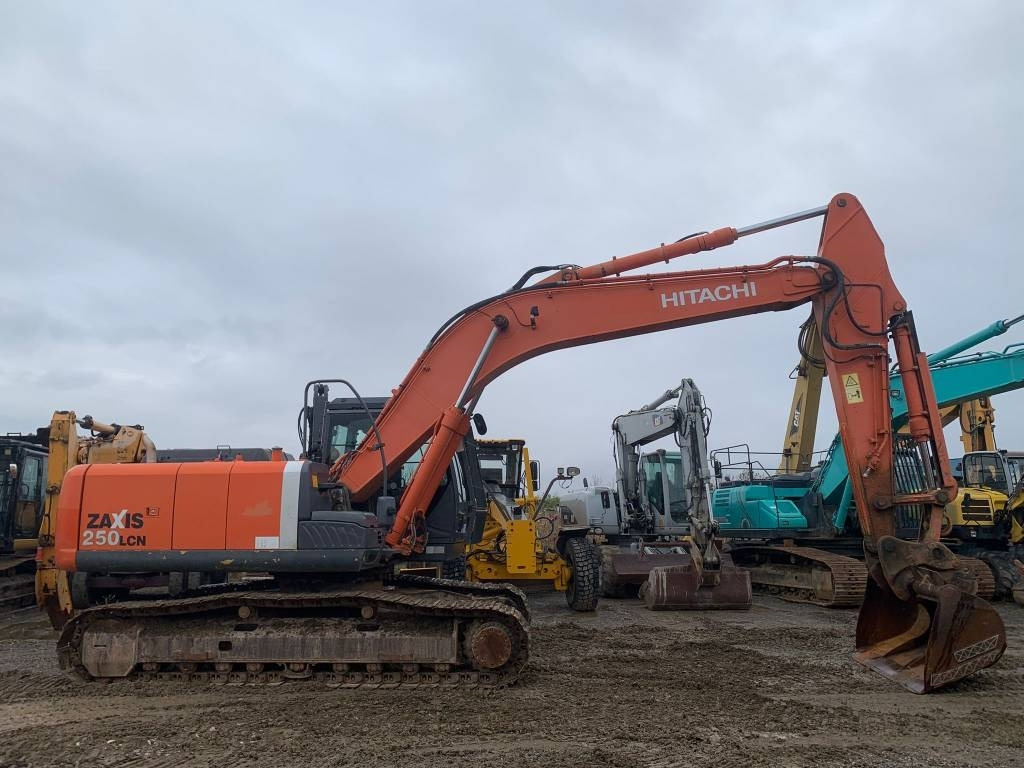 Hitachi ZX 250 LC N-3 - Гусеничный экскаватор: фото 5 Hitachi ZX 250 LC N-3 - Гусеничный экскаватор: фото 5