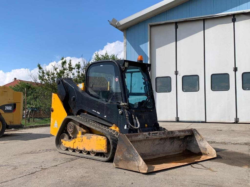 JCB 205 T T4 - Мини-погрузчик с бортовым поворотом: фото 2 JCB 205 T T4 - Мини-погрузчик с бортовым поворотом: фото 2