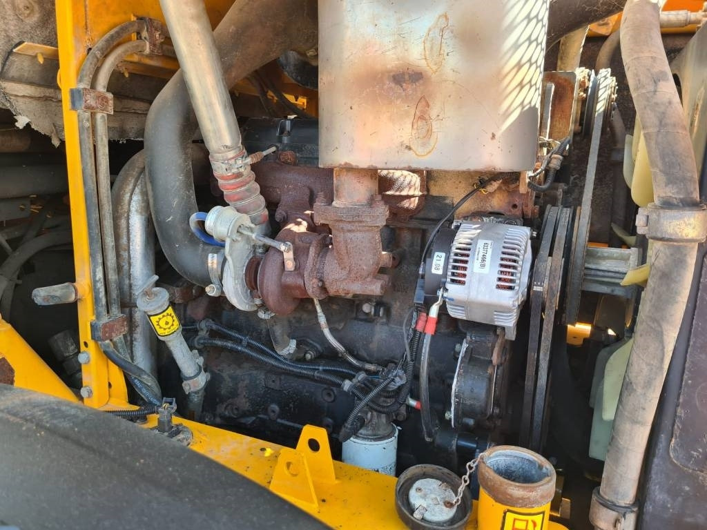 JCB 416HT - Колёсный погрузчик: фото 5 JCB 416HT - Колёсный погрузчик: фото 5