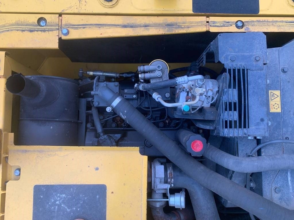 Гусеничный экскаватор Komatsu PC 130: фото 8