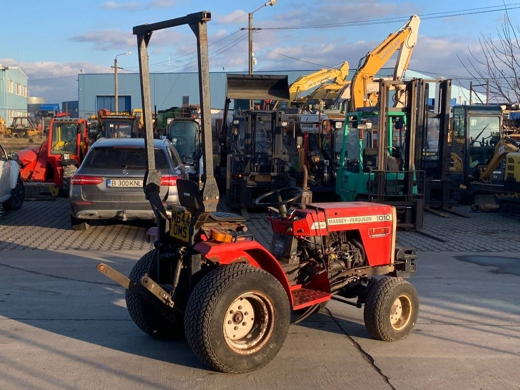 Massey Ferguson 1010 - Трактор: фото 4 Massey Ferguson 1010 - Трактор: фото 4