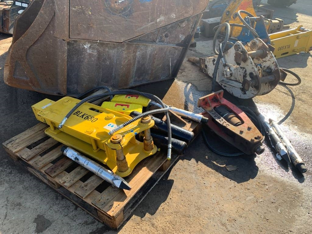 Mustang Different Types of Hammers - Гидромолот для Строительной техники: фото 4 Mustang Different Types of Hammers - Гидромолот для Строительной техники: фото 4