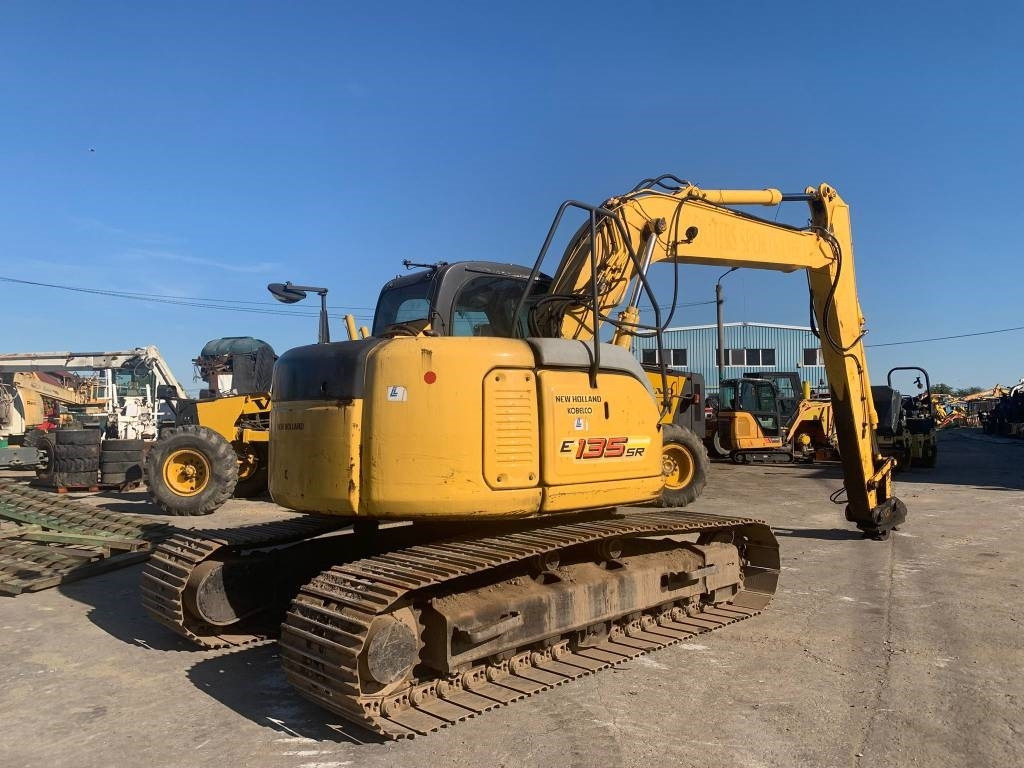New Holland E 135 SR  - Гусеничный экскаватор: фото 3 New Holland E 135 SR  - Гусеничный экскаватор: фото 3
