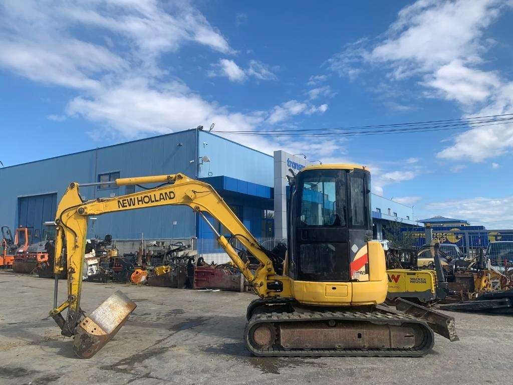 Мини-экскаватор New Holland EH 45: фото 6 Мини-экскаватор New Holland EH 45: фото 6