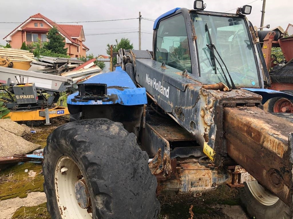 Телескопический погрузчик New Holland LM 435-410 FOR PARTS: фото 7 Телескопический погрузчик New Holland LM 435-410 FOR PARTS: фото 7