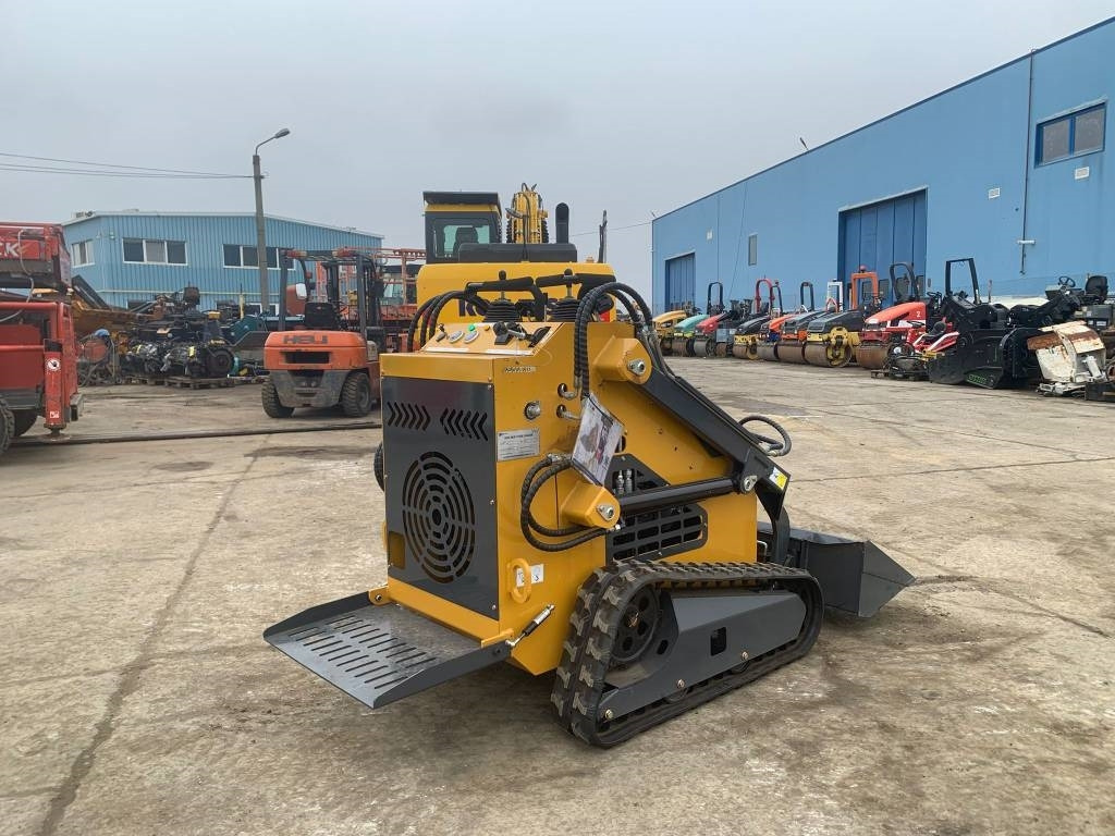 Newrick ZW480 - Мини-погрузчик с бортовым поворотом: фото 4 Newrick ZW480 - Мини-погрузчик с бортовым поворотом: фото 4