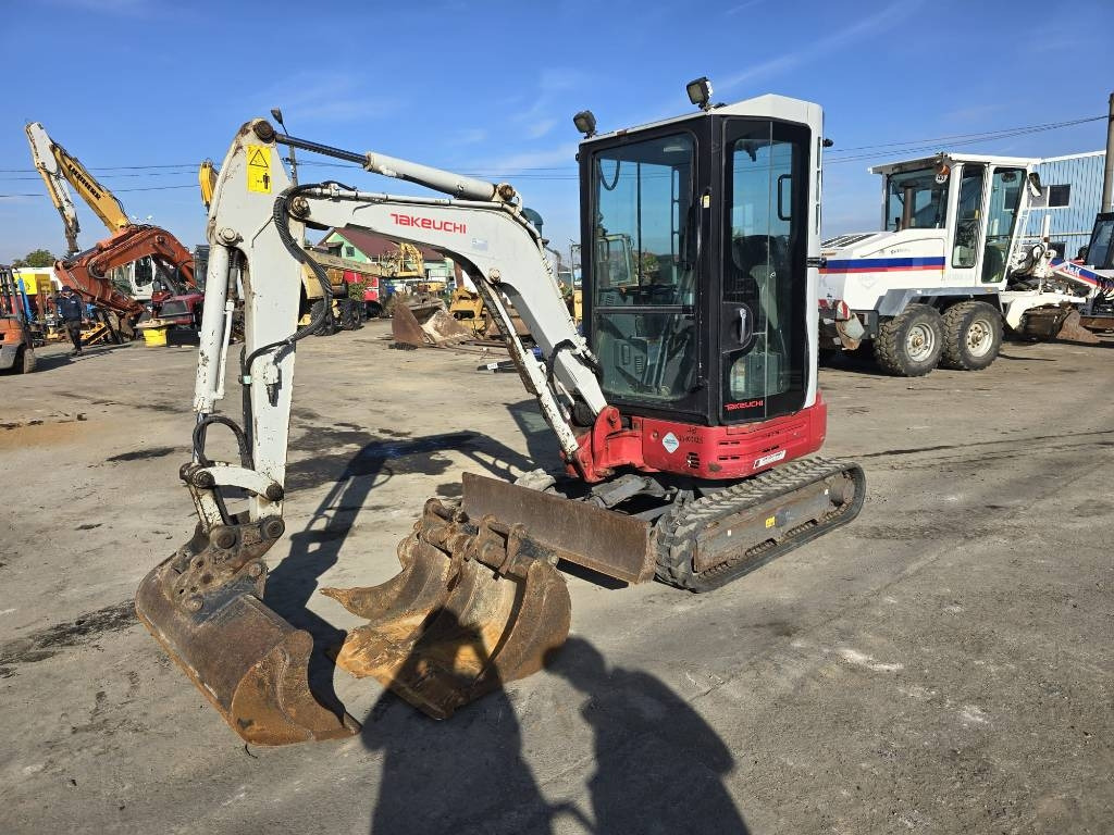 Takeuchi TB 23 R - Мини-экскаватор: фото 1 Takeuchi TB 23 R - Мини-экскаватор: фото 1