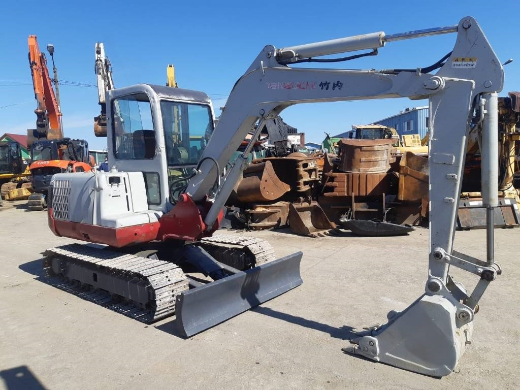 Takeuchi TB150C - Мини-экскаватор: фото 2 Takeuchi TB150C - Мини-экскаватор: фото 2
