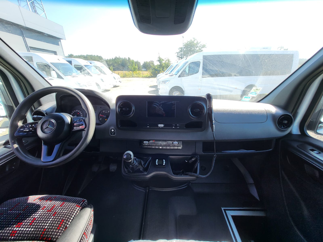 Sprinter 516 CDI 24 places + 4 standing - Пригородный автобус: фото 5 Sprinter 516 CDI 24 places + 4 standing - Пригородный автобус: фото 5