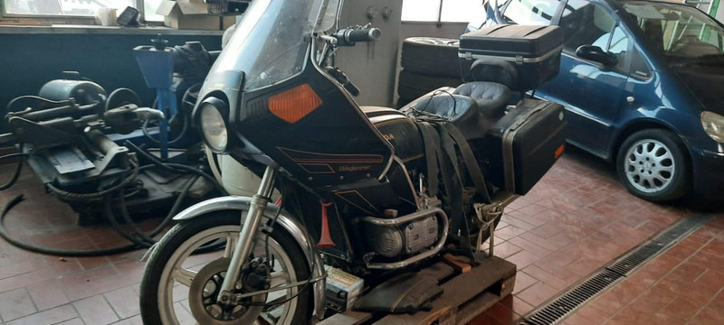 Honda GL 2 Goldwing - Мотоцикл: фото 1 Honda GL 2 Goldwing - Мотоцикл: фото 1